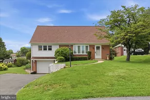 48 Highland Dr, Lancaster, PA 17602 - Photo 1