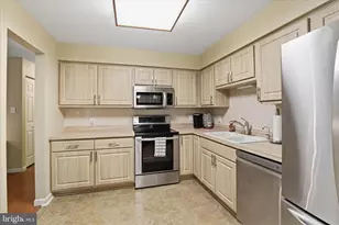 223 Greenview Dr, Lancaster, PA 17601 - Photo 9