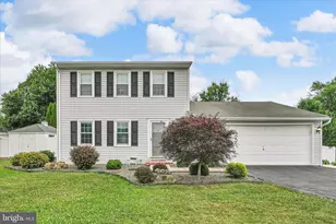 588 Mulberry St, Elizabethtown, PA 17022 - Photo 1