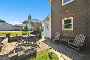186 W Main St, Adamstown, PA 19501 - Photo 25