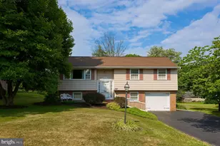 18 Meadow View Dr, Leola, PA 17540 - Photo 1