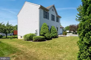 2191 Weeping Willow Ln, Mount Joy, PA 17552 - Photo 3