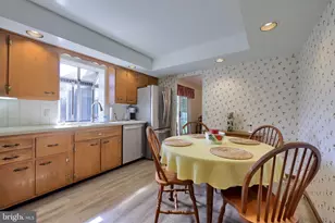 2129 Kentwood Dr, Lancaster, PA 17601 - Photo 11