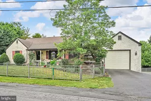 4 N Conestoga View Dr, Akron, PA 17501 - Photo 1