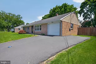 24 Snyder Hill Rd, Lititz, PA 17543 - Photo 3