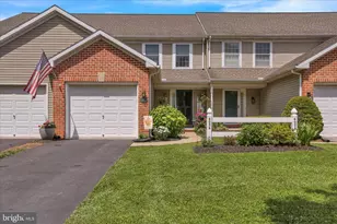 4036 Parkside Ct, Mount Joy, PA 17552 - Photo 1