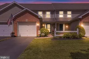 4036 Parkside Ct, Mount Joy, PA 17552 - Photo 3