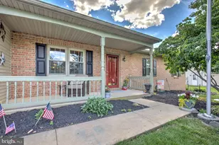 559 Greenview Dr, Denver, PA 17517 - Photo 3