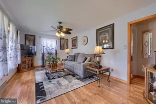 17 S Elm St, Lititz, PA 17543 - Photo 9