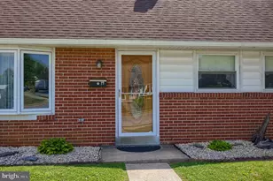 17 S Elm St, Lititz, PA 17543 - Photo 5