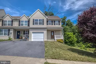 271 Wildflower Dr, East Earl, PA 17519 - Photo 3