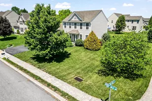 299 Robin Dale Dr, Leola, PA 17540 - Photo 3