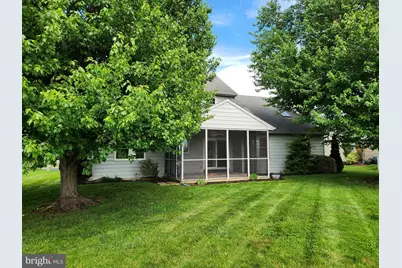 404 Mentzer Avenue, New Holland, PA 17557 - Photo 9