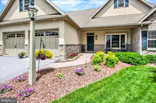 848 Cambridge Dr, Manheim, PA 17545 - Photo 3