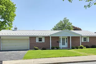 17 Oaklawn Blvd, Ephrata, PA 17522 - Photo 1