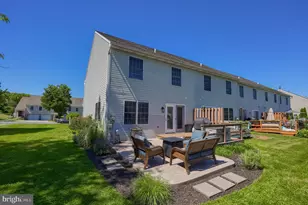 4052 Parkside Ct, Mount Joy, PA 17552 - Photo 3