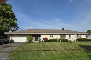 35 Trail Rd N, Elizabethtown, PA 17022 - Photo 1