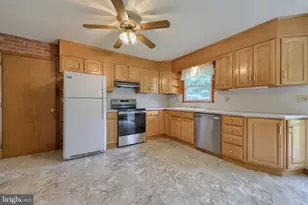485 Summit Dr, Columbia, PA 17512 - Photo 7