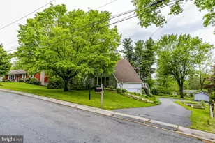 30 Pine Crest Dr, Denver, PA 17517 - Photo 1