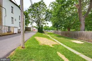 14 N Locust St, Lititz, PA 17543 - Photo 33