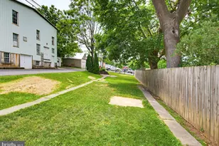 16 N Locust St, Lititz, PA 17543 - Photo 33