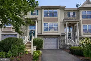 725 Skywalk Ln, Lancaster, PA 17601 - Photo 1