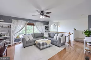 725 Skywalk Ln, Lancaster, PA 17601 - Photo 7