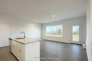 40 N Conifer Dr, Elizabethtown, PA 17022 - Photo 3