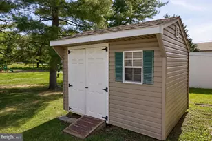 752 Sherry Ln, Lancaster, PA 17601 - Photo 9