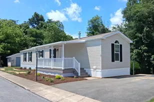 955 Wollups Hill Rd, Stevens, PA 17578 - Photo 1