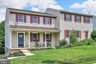 637 Fulton St, Akron, PA 17501 - Photo 1