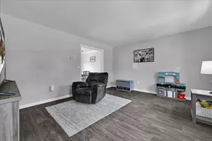 637 Fulton St, Akron, PA 17501 - Photo 3