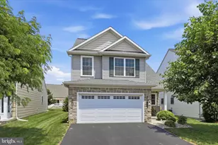 1381 Fieldstone Dr, Mount Joy, PA 17552 - Photo 3