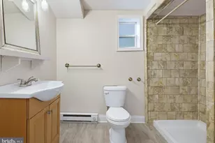 18 Lancaster Ave, Columbia, PA 17512 - Photo 9