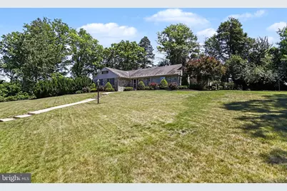 2210 Stratford Road, Lancaster, PA 17603 - Photo 3