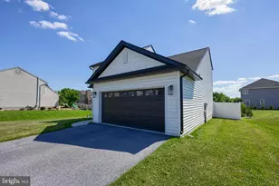 690 N Field Dr, Lancaster, PA 17603 - Photo 3