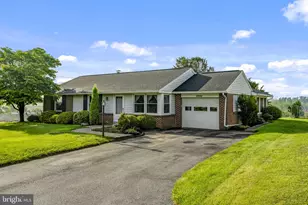 2136 Hobson Rd, Lancaster, PA 17602 - Photo 1