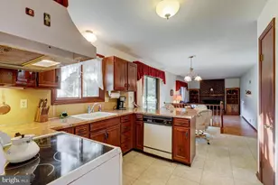 6121 Geneva Dr, East Petersburg, PA 17520 - Photo 11