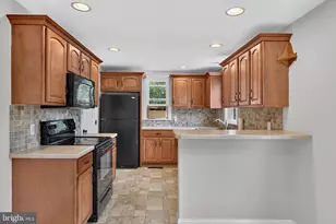 990 Maple St, Lititz, PA 17543 - Photo 7