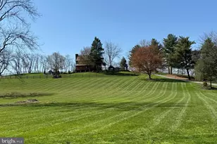 3646 Meadow View Rd, Manheim, PA 17545 - Photo 9