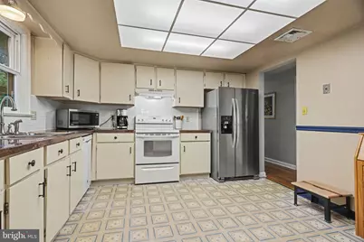 1811 Amity Drive, Lancaster, PA 17601 - Photo 11