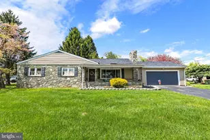 4 Pleasant Dr, Lancaster, PA 17602 - Photo 1