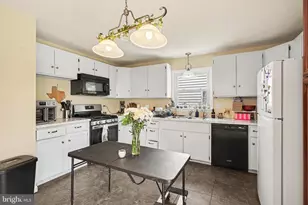 203 Whittier Ln, Lancaster, PA 17602 - Photo 7