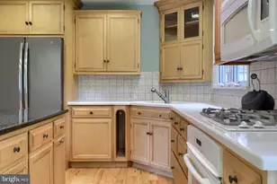 303 Parkwood Dr, Lancaster, PA 17603 - Photo 21