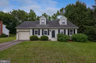 303 Parkwood Dr, Lancaster, PA 17603 - Photo 1