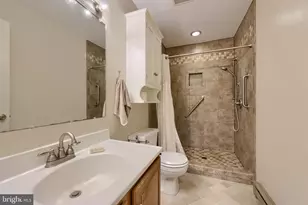 303 Parkwood Dr, Lancaster, PA 17603 - Photo 27