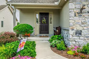 1332 Willow Creek Dr, Mount Joy, PA 17552 - Photo 3