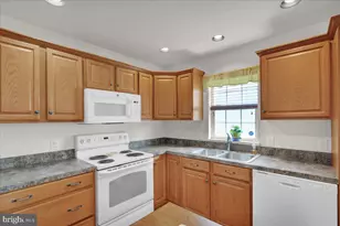 103 Goldenfield Dr, Lancaster, PA 17603 - Photo 11