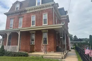 303 Chestnut St, Columbia, PA 17512 - Photo 1