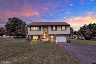 220 Pleasant Valley Rd, East Earl, PA 17519 - Photo 1